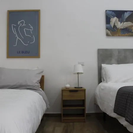Carpenters Apartment *